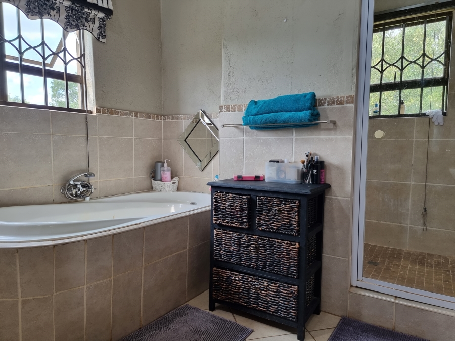 4 Bedroom Property for Sale in Mooinooi North West